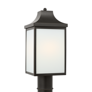 Saybrook 16.5" Post Lantern | Classic Traditional Outdoor Lighting